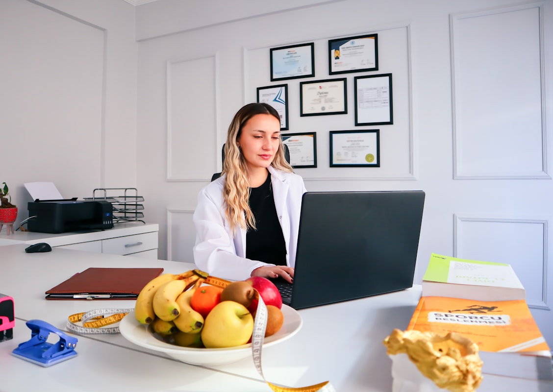 Professional nutritionist providing guidance